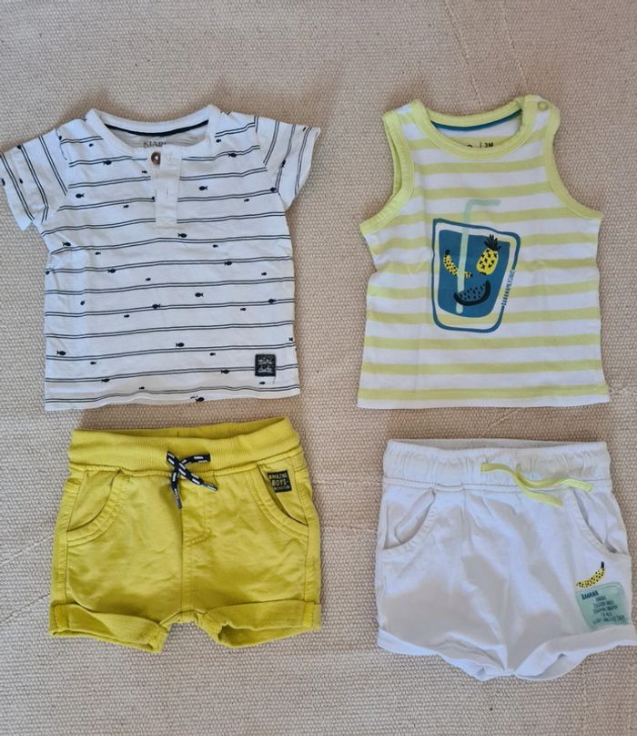 Lot 2 ensembles Short + Tee shirt - Taille 3mois