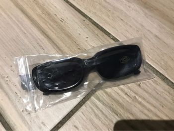 Lunettes de soleil noir mixte