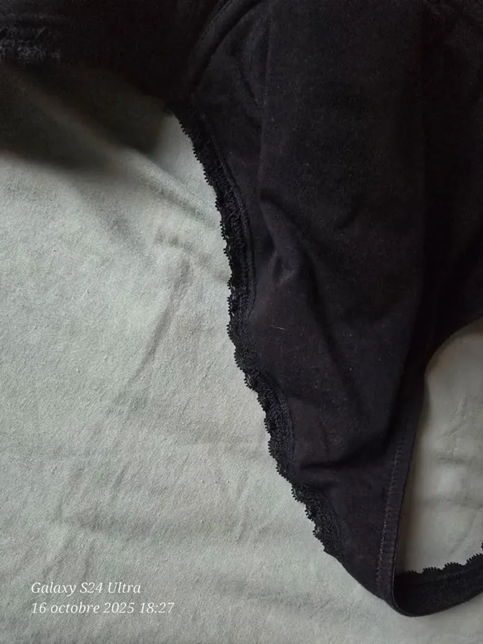 Soutien gorge noir - photo numéro 2