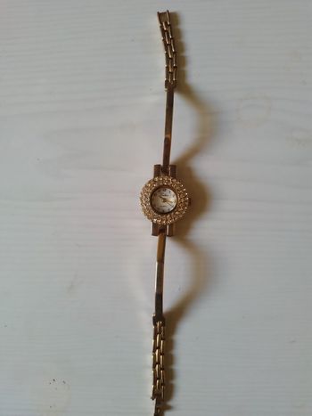 joli montre avec diams