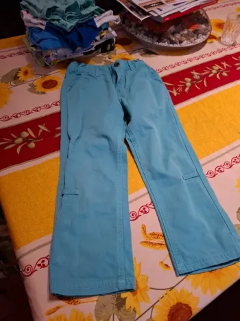 Magnifique pantalon 3/4garcon 8ans