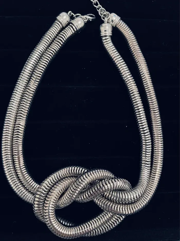 Collier ZARA - photo numéro 2