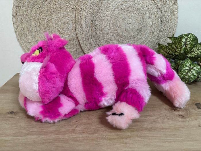 Neuf doudou chat rose cheshire Alice aux pays des merveilles Disneyland Paris - photo numéro 4