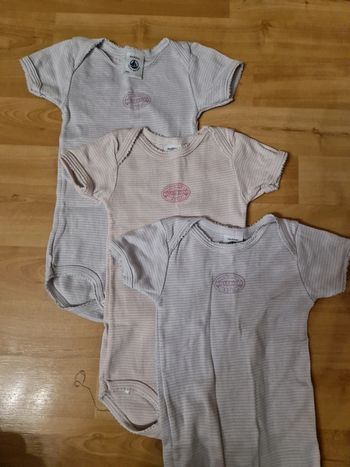 Lot bodies manches courtes 6mois