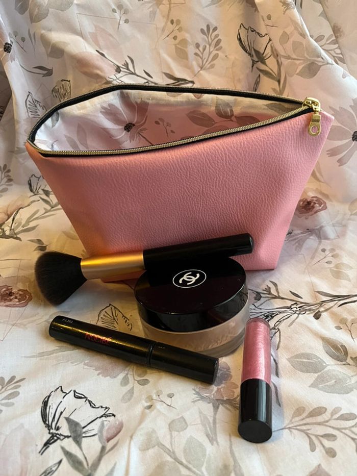 Trousse de toilette neuve - photo numéro 2
