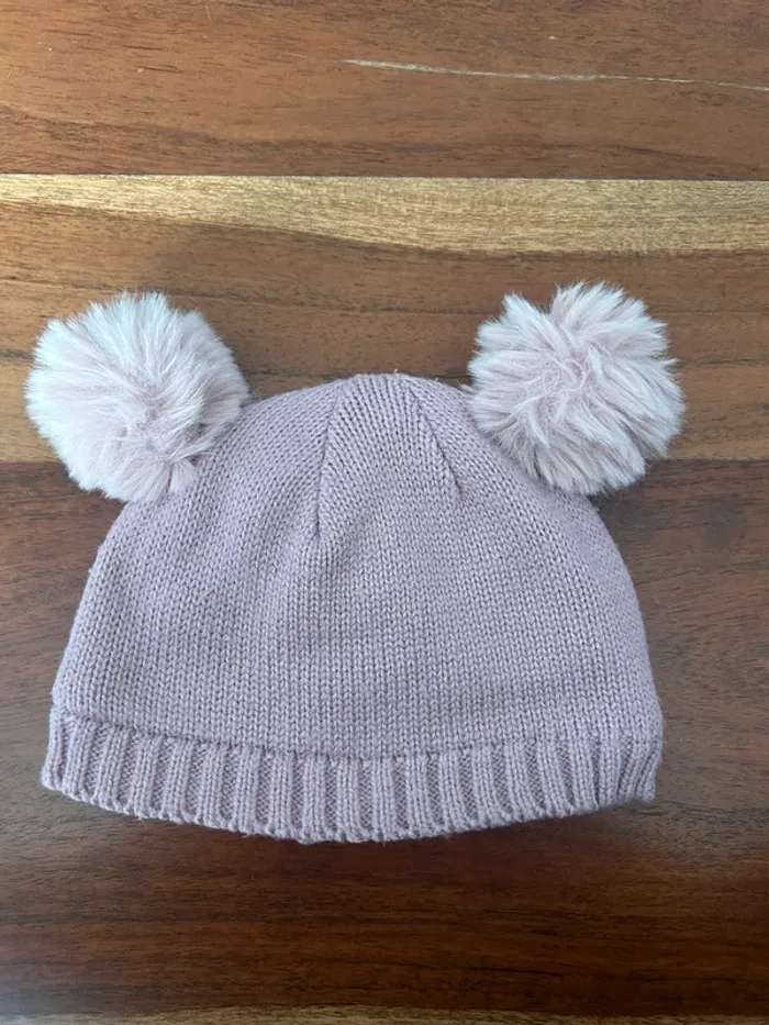 Bonnet pompons