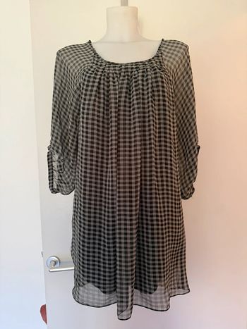 Robe à carreaux blanche et noire Zara