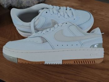 Nike Air Force Gamma blanche neuve taille 40.5