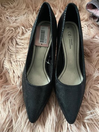 Escarpins neuve taille 38