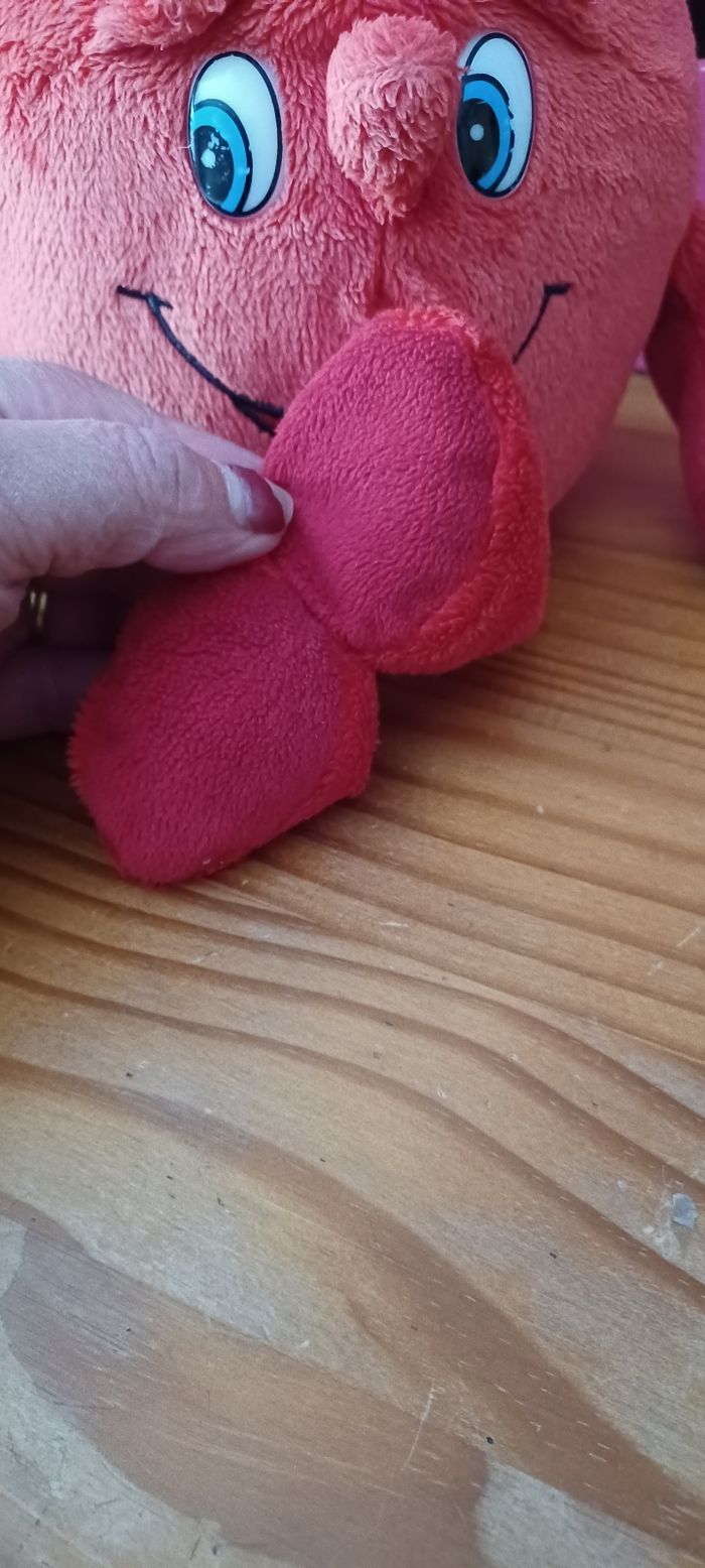 Très belle petite peluche Fraise 🍓 - photo numéro 3