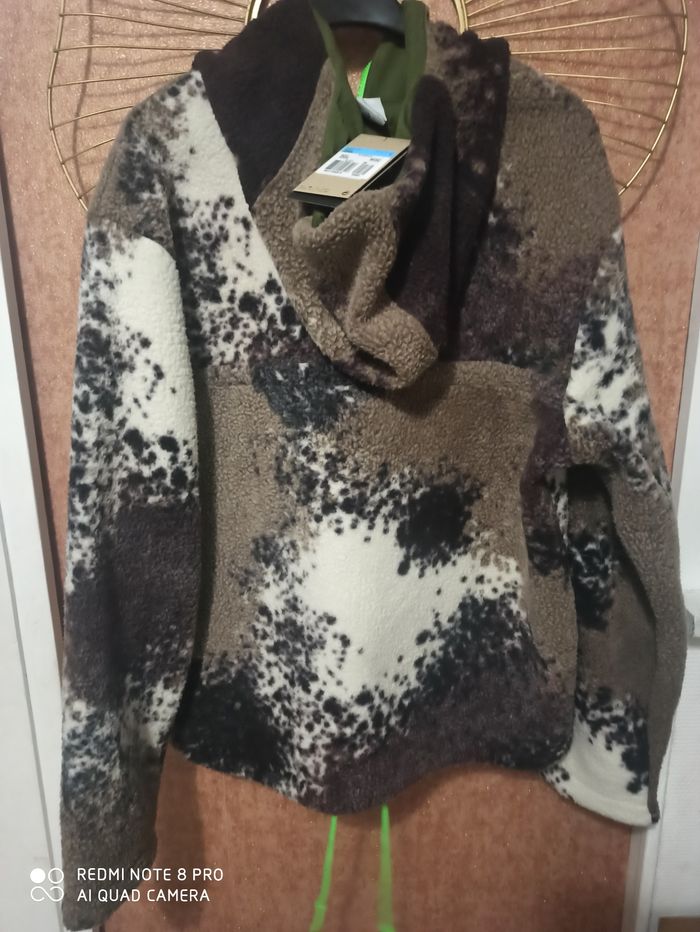 Sweat Capuche Polaire matière style mouton 
Nike Authentique - photo numéro 6