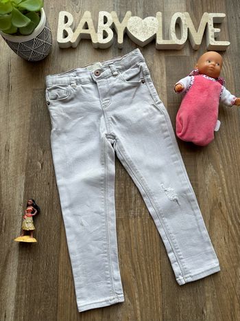 - Jean Zara  - 2 ans  - bon état