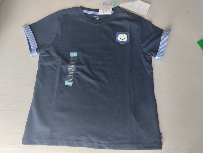 T-shirt Obaibi neuf taille 3 ans