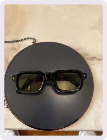 Lunette de soleil carrée verte