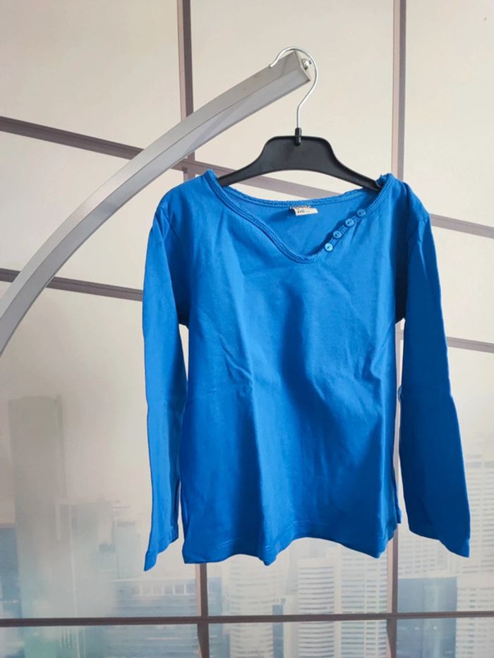 T-shirt manches longues bleu taille 5 ans