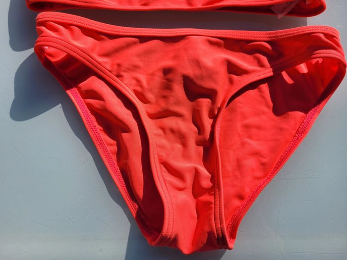 Joli maillot de bain 2 pièces Kiabi, orange fluo, à franges, 12 ans - photo numéro 2