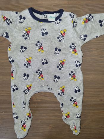 2 pyjamas mickey 1 mois