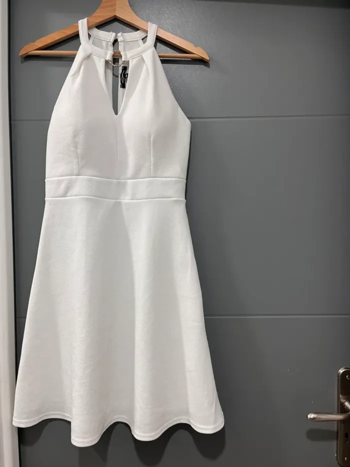 Robe blanche patineuse choker mosquitos T38