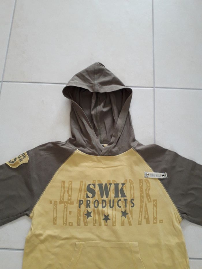 T-shirt à capuche 8 ans - photo numéro 3