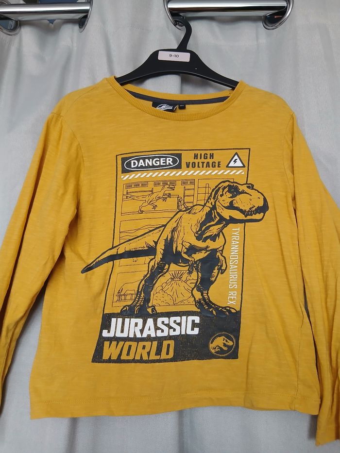 T shirt manches longues jurrasic world 10 ans