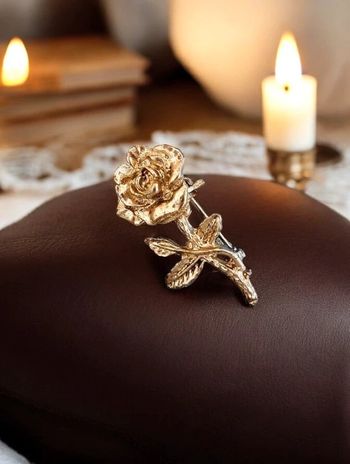 Magnifique broche rose métal couleur or