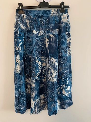 Jupe à fleurs bleue et blanche Vintage T44
