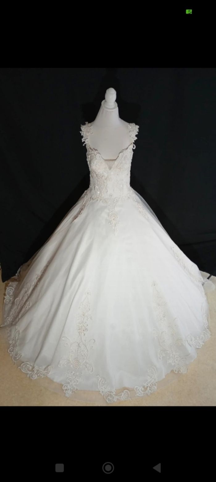 Robe de mariée neuve - photo numéro 2