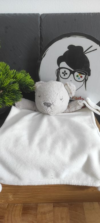 Doudou plat rectangle ours gris blanc carter's os marmotte endormis  Beige
