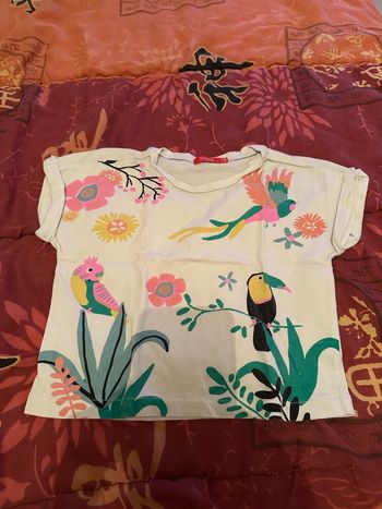 Teeshirt fille taille 4 ans🦄