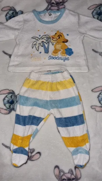 Pyjama le roi lion 1 mois en bon état