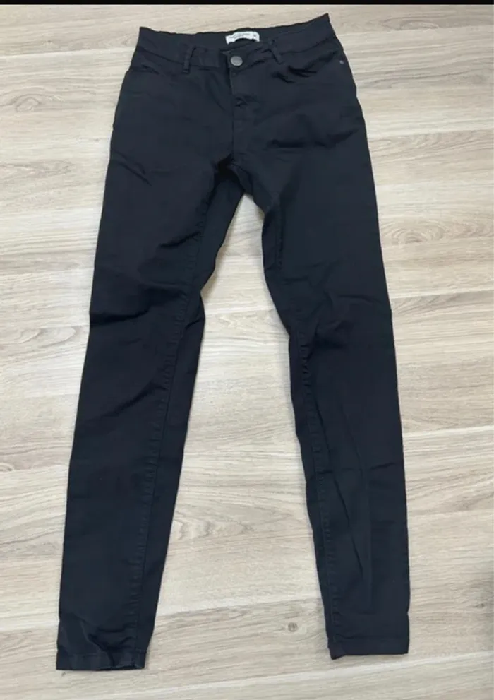 Jean noire taille 36 - photo numéro 2
