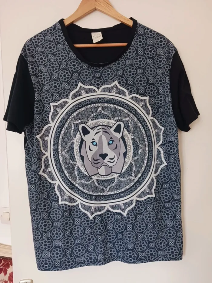 Tee shirt