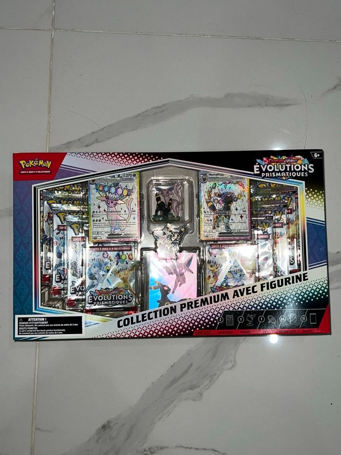 Coffret Pokémon collection premium avec figurine 8.5 évolutions prismatiques