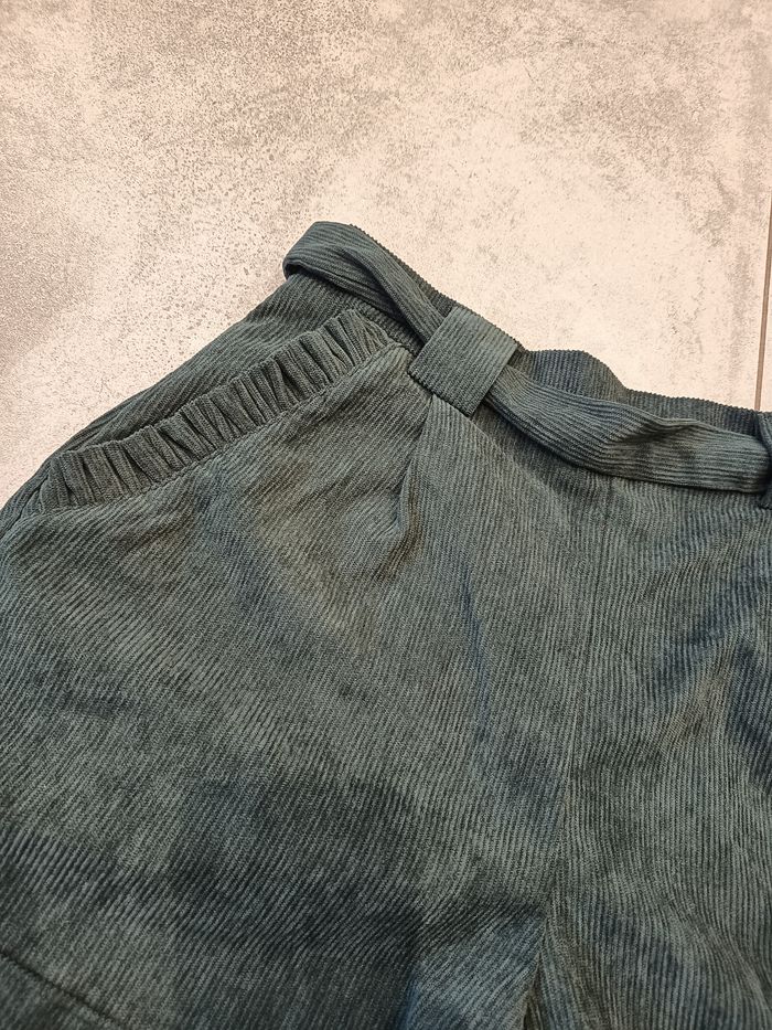 Short velours vert Emma et ella neuf taille 40 - photo numéro 4