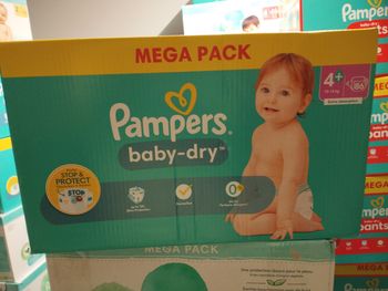 4 cartons  couches Pampers baby dry taille 4+