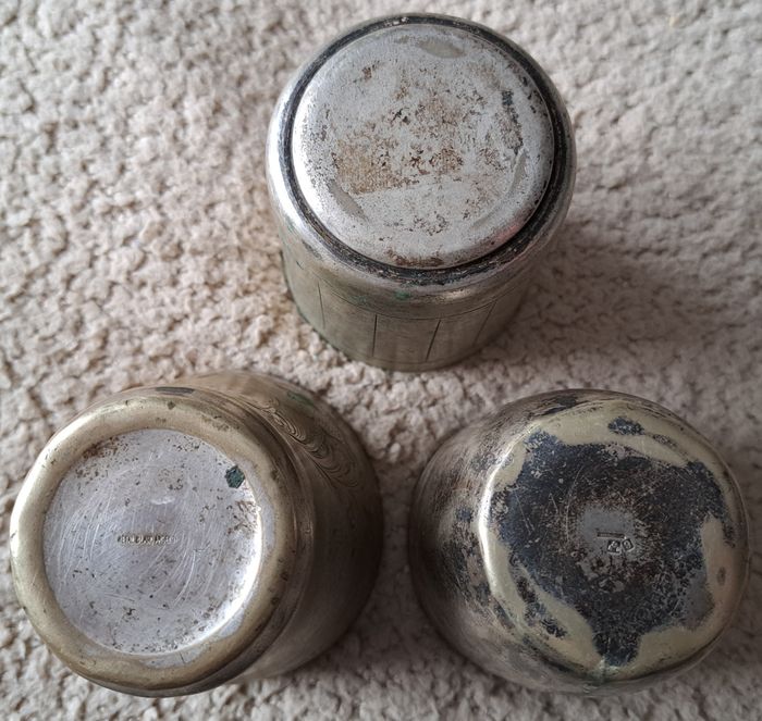 🍽 Lot de 3 anciens gobelets ou verres en métal argenté - photo numéro 4