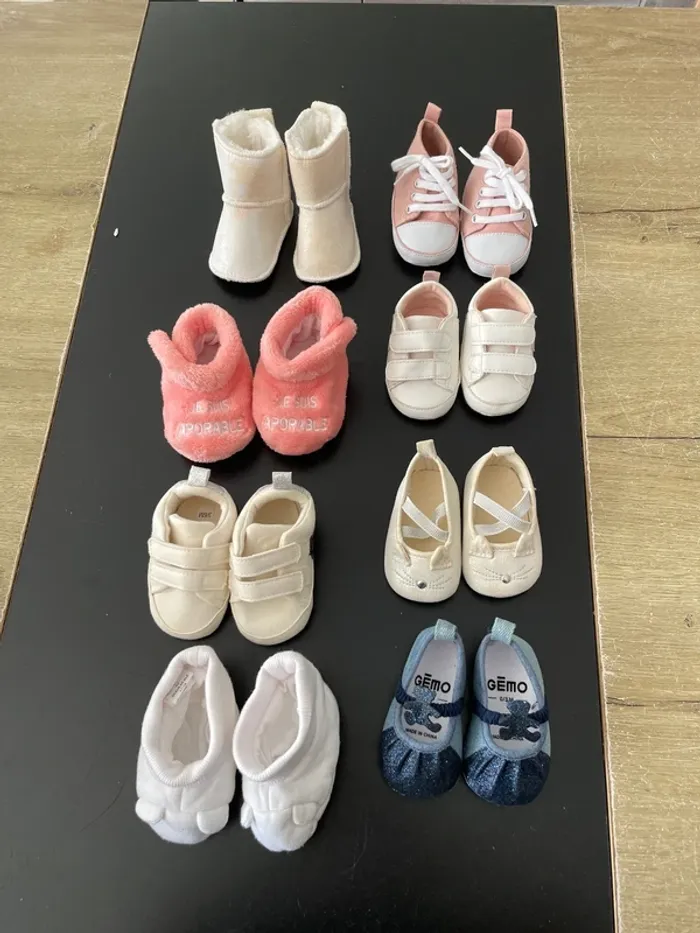 Lot de 8 paires de chaussures bébé