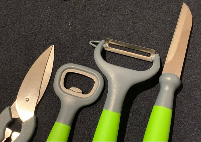 Kit complet d'outils cuisine en support vert neuf - photo numéro 5