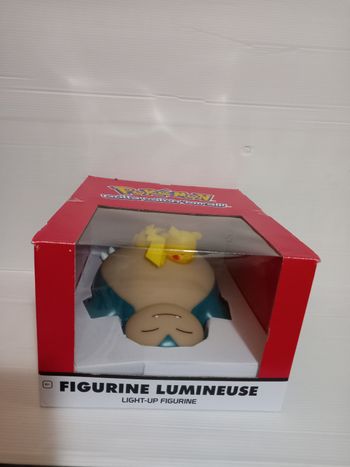 Figurine lumineuse ronflex et pikachu