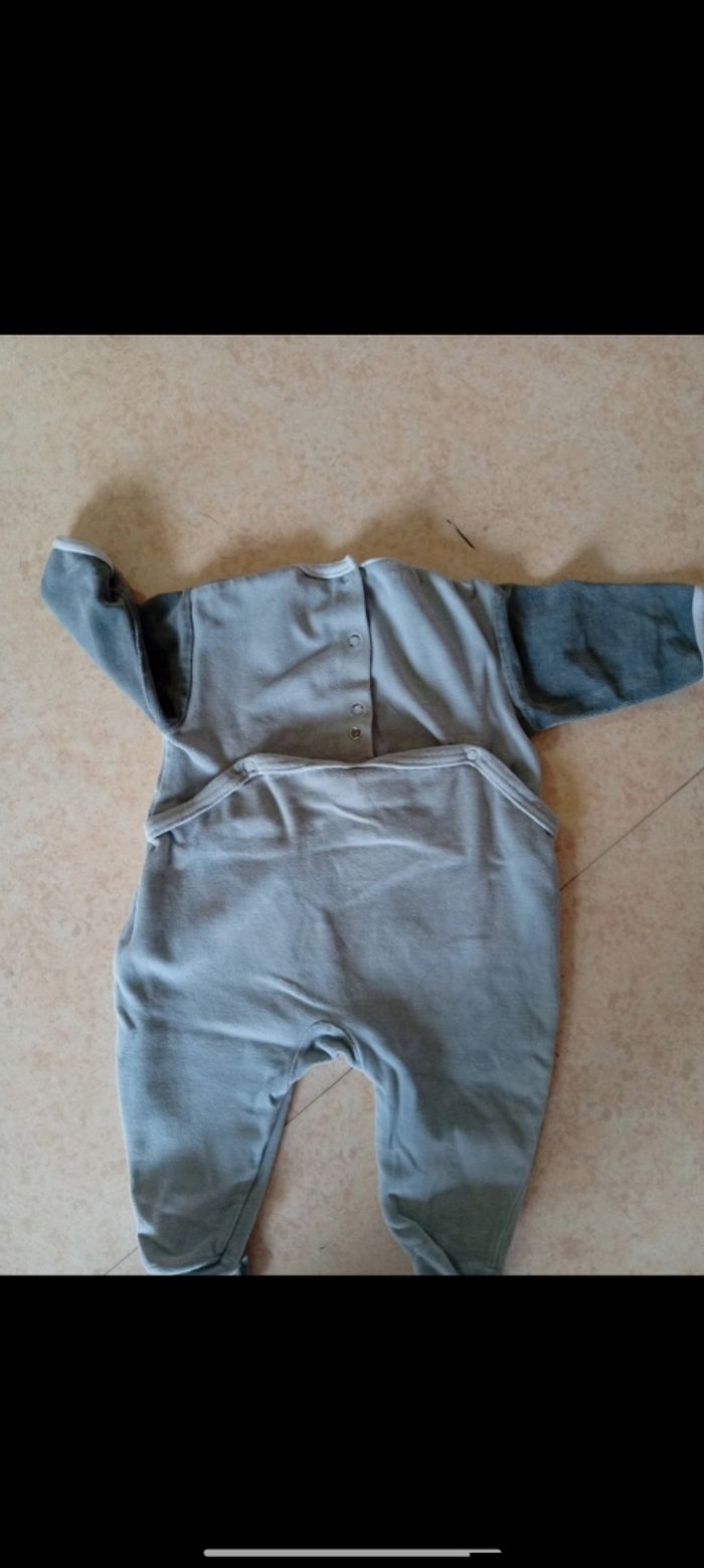 Lot de 3 pyjamas taille 6 mois - photo numéro 9