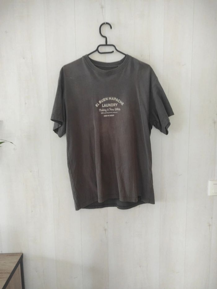 T-shirt pull and Bear