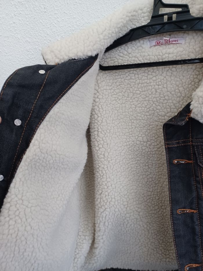 Veste en jean doublé 12 ans marque U essentiel en très bon état coloris bleu used. - photo numéro 4