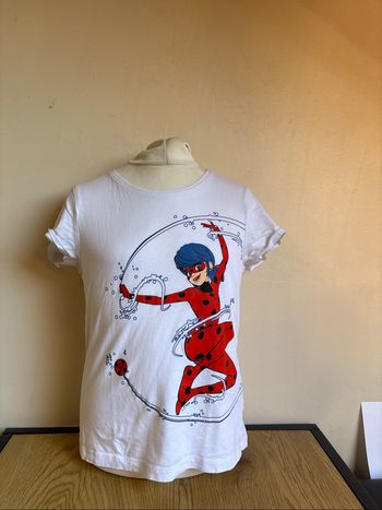 T-shirt fille taille 134/140