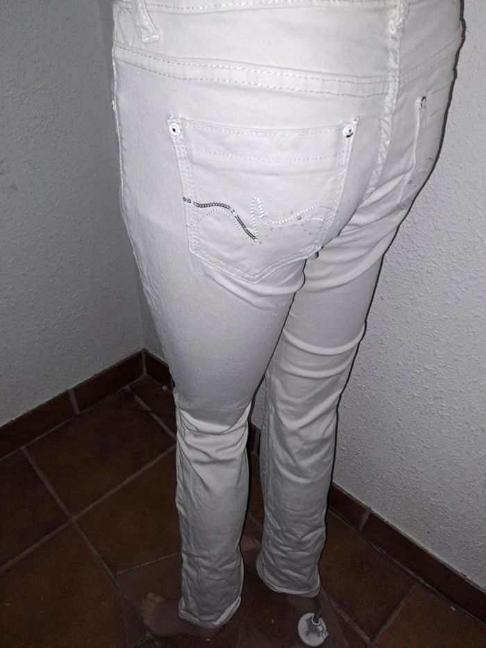 Jean femme taille 38 - photo numéro 3