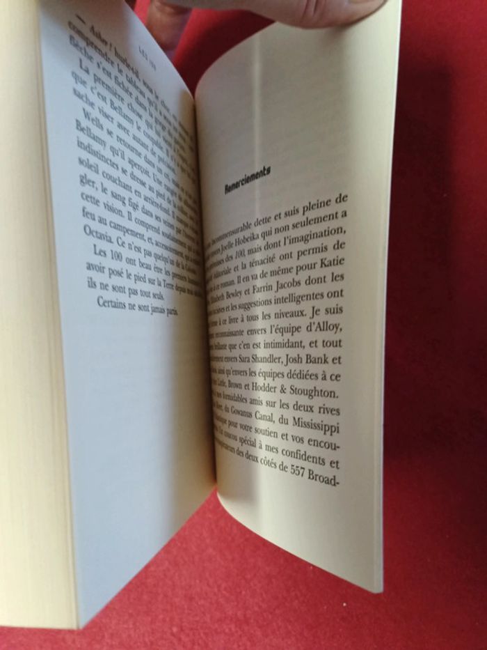 Les 100 " tome 1 " Kass Morgan - photo numéro 12
