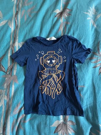 Tee shirt h&m 2 ans / 3 ans / 4 ans bleu marine avec une pieuvre scaphandre