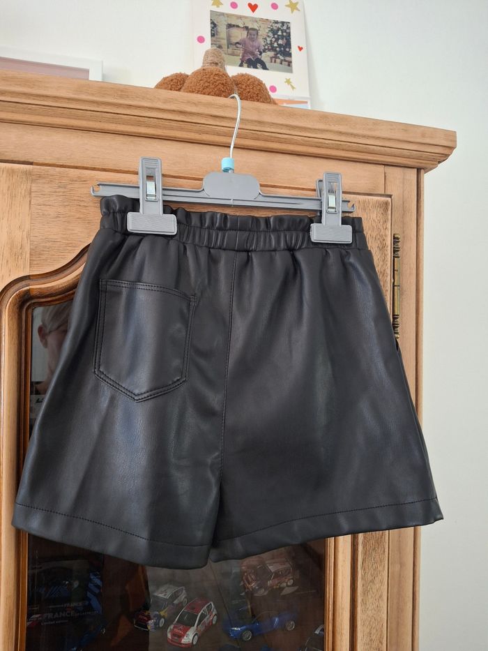 Short en cuir kiabi 7ans - photo numéro 3