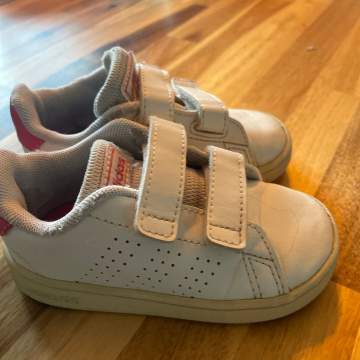 Adidas blanches roses - photo numéro 2