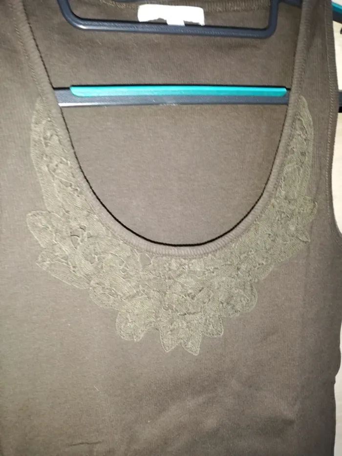 T-shirts sans manche, marron. - photo numéro 2