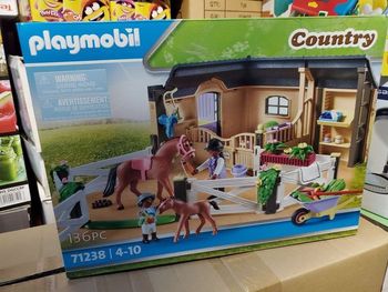 Playmobil 71238 Country - Etable et carrière pour chevaux.